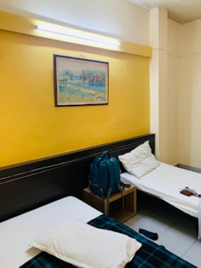 Hotel Abhishek ,Nashik Exterior foto