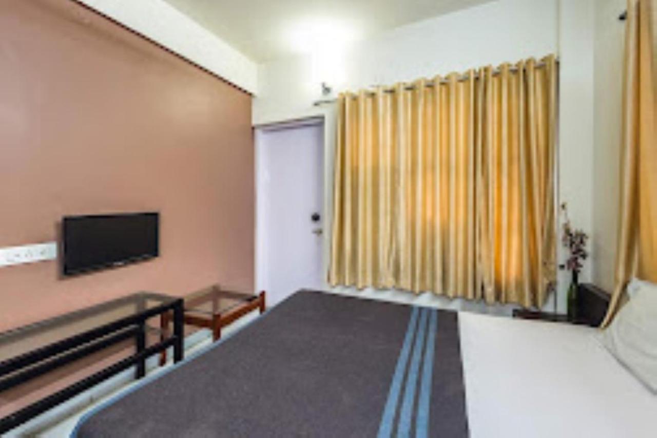 Hotel Abhishek ,Nashik Exterior foto